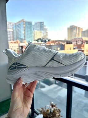 Women’s White Athletic Running Shoes NIB size 7